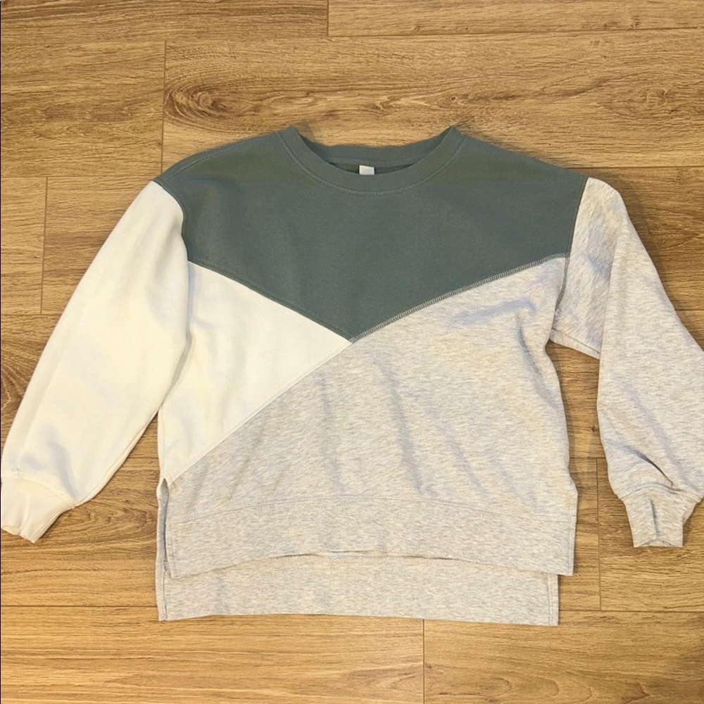 Woman’s Green and White Colorblock Sweater